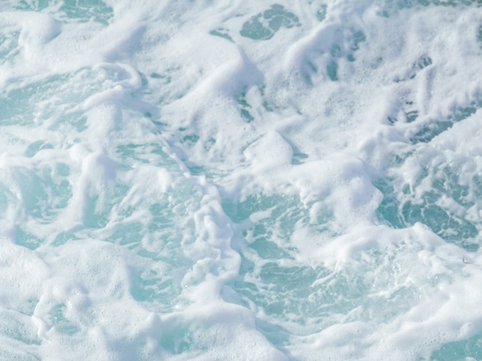 工業(yè)污水大量泡沫怎么處理？選對消泡劑去泡很簡單